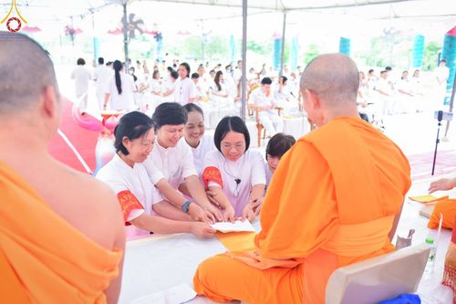 ภาพ No.146598:พิธีทอดผ้าป่าสร้างหลังคาอาคาร 80 ปี หลวงพ่อธัมมชโย ณ ศูนย์ปฎิบัติธรรมวิหารแดง จังหวัดสระบุรี วันอาทิตย์ที่ 28 กรกฎาคม พ.ศ. 2567