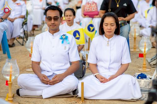 ภาพ No.275122:วันอาทิตย์ที่ 30 พฤศจิกายน พ.ศ. 2568 พิธีตอกเสาเข็ม "สร้างองค์พระเจดีย์เพื่อสร้างสันติภาพโลก" ต้นสุดท้าย ณ ศูนย์ปฏิบัติธรรมระยอง (บ้านช่องลม)