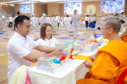 ภาพ No.136917:พิธีถวายหนังสือธรรมะ บาลี นักธรรม ทางก้าวหน้า ณ ห้องแก้วสารพัดนึก 2 วัดพระธรรมกาย วันเสาร์ที่ 11 พฤษภาคม พ.ศ. 2567