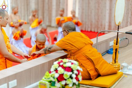 ภาพ No.216528:วันอังคารที่ 8 เม.ย. พ.ศ. 2568 พิธีบรรพชาสามเณร ณ ศูนย์ปฏิบัติธรรมเขาคิชฌกูฏ จันทบุรี