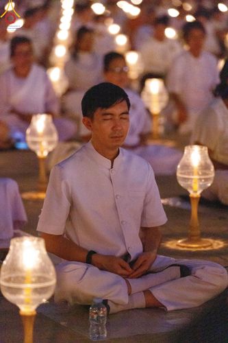 ภาพ No.122256:พิธีจุดประทีปถวายเป็นพุทธบูชา และบูชาธรรมมหาปูชนียาจารย์ พระมงคลเทพมุนี(สด จนฺทสโร) ในโครงการธรรมยาตรา กตัญญูบูชา มหาปูชนียาจารย์ พระมงคลเทพมุนี(สด จนฺทสโร) พระผู้ปราบมาร อนุสรณ์สถาน 7 แห่ง ปีที่ 12 วันที่ 31 มกราคม พ.ศ. 2567 ณ วัดพระธรรมกาย จ.ปทุมธานี (