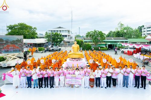 ภาพ No.150837:พิธีเจริญพระพุทธมนต์ และทำบุญตักบาตรแด่คณะสงฆ์ จำนวน 121 รูป เนื่องในโอกาสฉลองครบรอบ 120 ปี อำเภอคลองหลวง จังหวัดปทุมธานี เพื่อถวายเป็นพุทธบูชา ช่วยเหลือผู้ประสบความเดือดร้อนจากอุทกภัย และคณะสงฆ์ 323 วัด 4 จังหวัดชายแดนภาคใต้ วันเสาร์ที่ 31 สิงหาคม พ.ศ. 