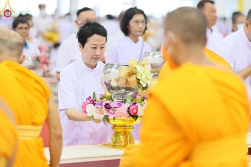 ภาพ No.123770:พิธีถวายโคมมาฆประทีป น้อมถวายเป็นพุทธบูชา แด่คณะพระภิกษุ สามเณร  ณ วัดพระธรรมกาย จ.ปทุมธานี วันเสาร์ที่ 17 กุมภาพันธ์ พ.ศ. 2567