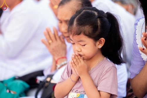 ภาพ No.112737:พิธีตักบาตรพระธรรมยาตราฯ ณ วัดสองพี่น้อง จ.สุพรรณบุรี วันที่ 15 มกราคม พ.ศ. 2567
