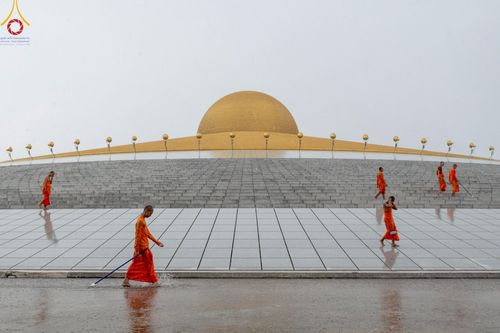 ภาพ No.218814:วันศุกร์ที่ 18 เมษายน พ.ศ. 2568 การเตรียมงานในลานธรรม , พระมหาธรรมกายเจดีย์ เพื่องานวันคุ้มครองโลก 22 เมษายน พ.ศ. 2568