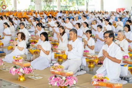 ภาพ No.157704:พิธีถวายภัตตาหารเมนูสวรรค์ ในพรรษาแห่งการเข้าถึงธรรม วันเสาร์ที่ 28 กันยายน พ.ศ. 2567 ณ หอฉันคุณยายอาจารย์ฯ วัดพระธรรมกาย