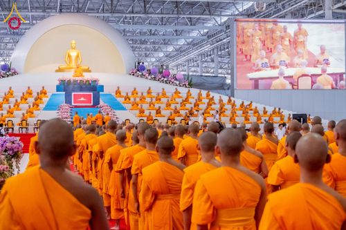 ภาพ No.237476:วันอาทิตย์ที่ 10 สิงหาคม พ.ศ.2568 พิธีมอบใบประกาศเกียรติคุณ โครงการสอบบาลี "ฉลองแชมป์" บูชาธรรม 80 ปี หลวงพ่อธัมมชโย ประจำปี 2568 และ พิธีมอบดวงแก้วสามเณรทรงบาลีไวยากรณ์ ณ สภาธรรมกายสากล วัดพระธรรมกาย ปทุมธานี