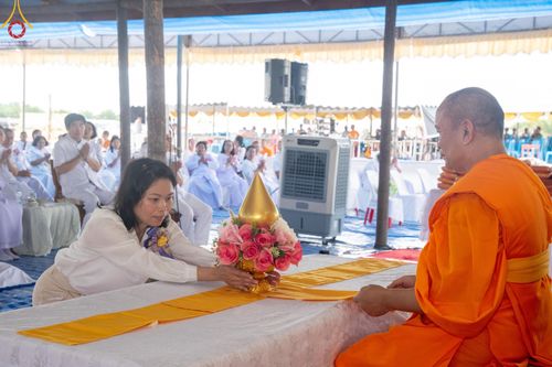 ภาพ No.144439:3 Bigboon 1.พิธีทอดผ้าป่าสถาปนาสังฆรัตนะปทุมเจดีย์ 2.พิธีประดิษฐานดอกบัวอนันต์นิรันดร์กาล 3.พิธีถวายมหาสังฆทานแด่คณะสงฆ์ทุกวัดในจังหวัดปัตตานี ณ ศูนย์อบรมเยาวชนจังหวัดปัตตานี วันอาทิตย์ที่ 14 กรกฎาคม พ.ศ. 2567
