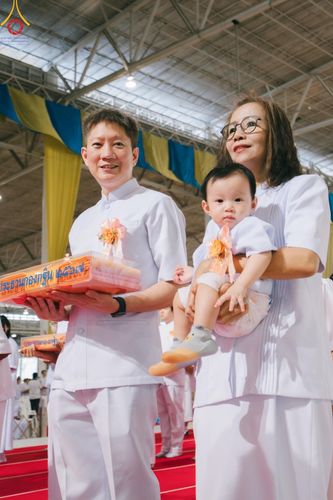 ภาพ No.167738:พิธีทอดกฐิน และ พิธีกรานกฐิน ในวันอาทิตย์ที่ 3 พฤศจิกายน พ.ศ. 2567 ณ วัดพระธรรมกาย จ.ปทุมธานี