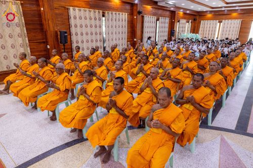 ภาพ No.200060:พิธีทอดผ้าป่าทำนุบำรุงศาสนสถาน ณ วัดบางไผ่นารถ ตำบลบางไทรป่า อำเภอบางเลน จังหวัดนครปฐม ในโครงการธรรมยาตรา กตัญญูบูชา มหาปูชนียาจารย์ พระมงคลเทพมุนี(สด จนฺทสโร) พระผู้ปราบมาร อนุสรณ์สถาน 7 แห่ง ปีที่ 13 วันที่ 22 มกราคม พ.ศ. 2568