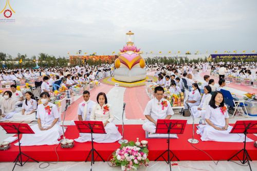 ภาพ No.118502:พิธีตักบาตรพระธรรมยาตรา ปีที่ 12 ณ อนุสรณ์สถานลำดับที่ 5 สถานที่เผยแผ่วิชชาธรรมกายครั้งแรก อนุสรณ์สถานบางปลา จ.นครปฐม วันที่ 25 มกราคม พ.ศ. 2567