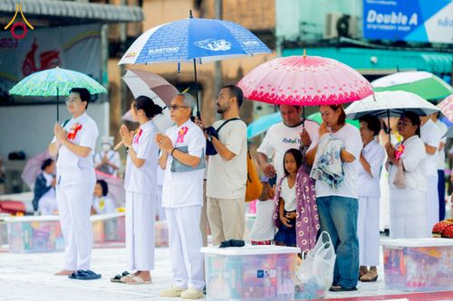 ภาพ No.226114:วันอาทิตย์ที่ 25 พฤษภาคม พ.ศ. 2568 พิธีตักบาตรพระ 1,000 รูปเมืองตรัง ครบรอบ 110 ปี เมืองทับเที่ยง ถวายเป็นพุทธบูชา ถวายเป็นพระราชกุศลแด่รัชกาลที่ 10 และอุทิศส่วนกุศลแด่อดีตเจ้าเมืองตรัง และบรรพบุรุษ ณ บริเวณหน้าศาลากลางจังหวัดตรัง ถนนพระราม 6