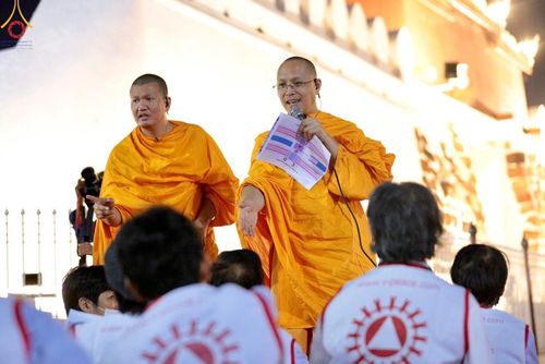 ภาพ No.126807:V.30 เต็มที่ เพื่อโคราช การเตรียมงาน ปฏิบัติงาน และเก็บงาน ของเจ้าหน้าที่หน่วยงานต่างๆ ทุกภาคส่วน เพื่อพิธีทำบุญเมืองนครราชสีมา ฉลอง 556 ปี ตักบาตรพระ 10,000 รูป ในวันเสาร์ที่ 2 มีนาคม พ.ศ.2567 ณ อนุสาวรีย์ท้าวสุรนารี จ.นครราชสีมา จัดโดย คณะสงฆ์จังหวัดนค