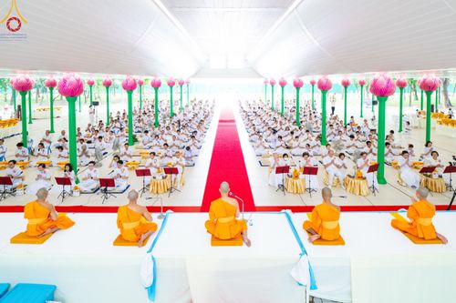 ภาพ No.136311:พิธีอุปสมบทสามเณรเตรียมสถาบันธรรมชัย รุ่นที่ 21 ณ โบสถ์พระไตรปิฏก วัดพระธรรมกาย วันเสาร์ที่ 4 พฤษภาคม พ.ศ.2567