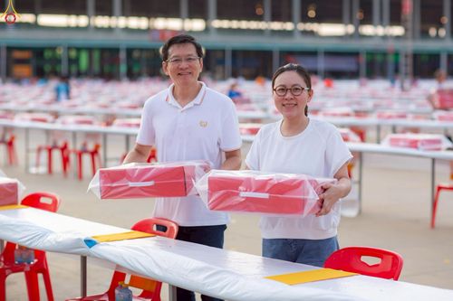 ภาพ No.225092:วันที่ 20 - 27 เมษายน พ.ศ. 2568 "ภาพแห่งความปลื้มที่ไม่มีวันจบ" คณะสงฆ์สามเณร เจ้าหน้าที่ และสาธุชน ร่วมแรงร่วมใจกันเตรียมงานและเก็บงาน เพื่อวันคุ้มครองโลก พิธีถวายมหาสังฆทานคณะสงฆ์ 40,000 กว่าวัดทั่วประเทศ