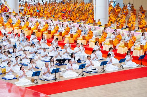 ภาพ No.272907:วันอาทิตย์ที่ 23 พฤศจิกายน พ.ศ.2568 พิธีมุทิตาสักการะ พระมหาเถระและพระเถระ ประจำปีพุทธศักราช 2568 ณ ห้องแก้วสารพัดนึก 2 สภาธรรมกายสากล  วัดพระธรรมกาย