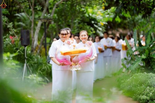 ภาพ No.234249:พิธีมุทิตาสักการะ "พระสิริรัตนเมธี" เจ้าคณะจังหวัดเลย ,พิธีถวายไทยธรรม ๙ วัด และพิธีทอดผ้าป่าเพื่อสร้างทุกสิ่ง  ในวาระทำบุญครบรอบ ๑๐ ปี ณ ศูนย์ปฏิบัติธรรมแก้วภูเรือ อ.ภูเรือ จ.เลย