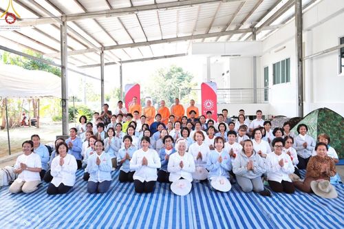 ภาพ No.203004:V.51 สารพัดV สารพัดดี ที่คลองบางนางแท่น ในโครงการธรรมยาตรา กตัญญูบูชา มหาปูชนียาจารย์ พระมงคลเทพมุนี(สด จนฺทสโร) พระผู้ปราบมาร อนุสรณ์สถาน 7 แห่ง ปีที่ 13 ระหว่างวันที่ 2-31 มกราคม พ.ศ. 2568