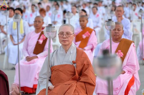 ภาพ No.124792:พิธีเวียนประทักษิณและจุดมาฆประทีป ในวันมาฆบูชา เสาร์ที่ 24 กุมภาพันธ์ พ.ศ. 2567 ณ พระมหาธรรมกายเจดีย์ วัดพระธรรมกาย