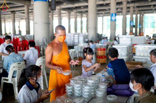 ภาพ No.60867:V.37 ยิ่งกว่าดี เพื่อ 80 ปีของพ่อ ภาพการเตรียมงานของหน่วยงานต่างๆ เพื่อพิธีฉลองอายุวัฒนมงคล 80 ปี หลวงพ่อธัมมชโย และรับถวายมหาสังฆทาน 10,000 กว่าวัดทั่วประเทศ ในวันคุ้มครองโลก วันจันทร์ที่ 22 เมษายน พ.ศ. 2567