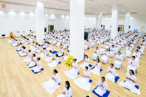 ภาพ No.242758:วันที่ 29-31 สิงหาคม พ.ศ. 2568 องค์กรภาคีเครือข่าย “บวร” (บ้าน-วัด-โรงเรียน-ราชการ) อ.คลองหลวง จัดบวชอุบาสิกาแก้ว ถวายพระราชกุศลแด่สมเด็จพระพันปีหลวง - กตัญญูบูชาแด่ผู้มีพระคุณ