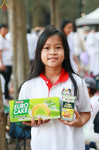 ภาพ No.107572:พิธีตักบาตรพระธรรมยาตราฯ ในโครงการธรรมยาตรากตัญญูบูชา มหาปูชนียาจารย์ พระมงคลเทพมุนี(สด จนฺทสโร) พระผู้ปราบมาร ปีที่ 12 ณ อนุสรณ์สถานมหาวิหารพระมงคลเทพมุนี อ.สองพี่น้อง จ.สุพรรณบุรี วันที่ 7 มกราคม พ.ศ. 2567