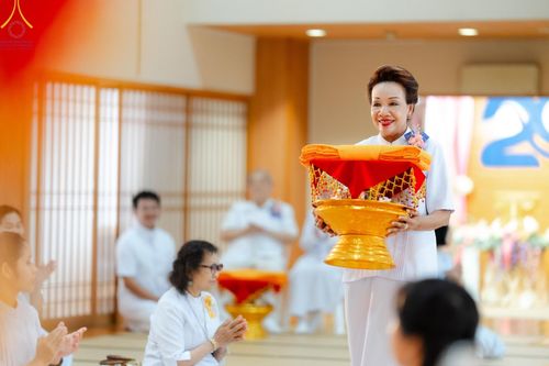 ภาพ No.140596:พิธีทอดผ้าป่าฉลองชัย 20 ปี วัดพระธรรมกายคานากาว่า วันเสาร์ที่ 8 มิถุนายน พ.ศ. 2567