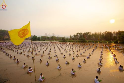 ภาพ No.63311:Photo Story  มหัศจรรย์วัดดงดินแดง Episode 1  พิธีปลงผมนาคธรรมทายาท  ในโครงการบรรพชาอุปสมบทหมู่ ฟื้นฟูพระพุทธศาสนาทั่วไทย วัดดงดินแดง ณ ลำน้ำแม่ตื่น อ.อมก๋อย จ.เชียงใหม่ วันที่ 2 เมษายน พ.ศ. 2567