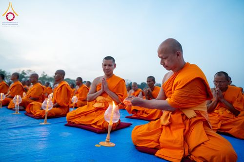 ภาพ No.132380:พิธีจุดโคมประทีปถวายเป็นพุทธบูชา ในโครงการบรรพชา 1,250 รูป ณ แดนประสูติ สวนลุมพินี ประเทศเนปาล วันที่ 17 มีนาคม พ.ศ. 2567