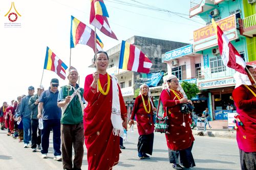 ภาพ No.212936:วันที่ 14 - 15 มีนาคม พ.ศ. 2568 คณะสงฆ์และสามเณรเดินธรรมยาตรา ในโครงการบวชสามเณรเนปาล 500 รูป ไปยังสถานที่รอบมายาเทวีและลุมพินีเกรด ณ ลุมพินี ประเทศเนปาล