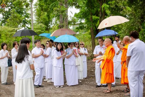 ภาพ No.241338:วันอาทิตย์ที่ 24 สิงหาคม พ.ศ.2568 พิธีปฐมผ้าป่าสถาปนาองค์พระเจดีย์เพื่อสร้างสันติภาพโลก พิธีไถ่ชีวิตโค สร้างมหากุศลด้วยการให้ชีวิตสัตว์เป็นทาน ณ ศูนย์ปฏิบัติธรรมสระบุรี อ.พระพุทธบาท จ.สระบุรี