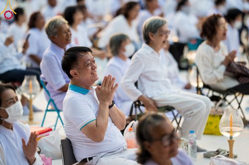 ภาพ No.109610:พิธีจุดประทีปถวายเป็นพุทธบูชา และบูชาธรรมมหาปูชนียาจารย์ วันที่ 10 มกราคม พ.ศ. 2567 ณ อนุสรณ์สถานคลองบางนางแท่น อ.สามพราน จ.นครปฐม