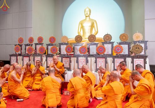 ภาพ No.123275:พิธีพระราชทานสัญญาบัตร พัดยศ และผ้าไตร แด่พระสงฆ์ในเขตปกครองคณะสงฆ์หนกลาง ณ วัดพระศรีมหาธาตุ เขตบางเขน กรุงเทพมหานคร และพิธีมุทิตาสักการะพระสังฆาธิการ ผู้ได้รับเลื่อนและตั้งสมณศักดิ์ ตามพระบรมราชโองการ ณ วัดพระธรรมกาย ในวันที่ 4 กุมภาพันธ์ พ.ศ. 2567