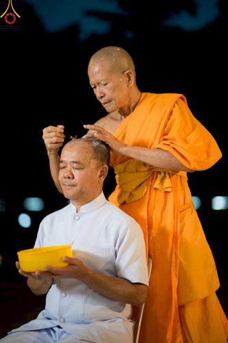 ภาพ No.223278:วันที่ 2 -10 พฤษภาคม พ.ศ. 2568 พิธีตัดปอยผม ปลงผม พิธีขอขมาลาอุปสมบทอุทิศชีวิต ของอุบาสก พิสิทธิ์ หมื่นแกล้ว  ณ วัดพระธรรมกาย