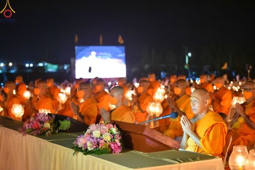 ภาพ No.118313:พิธีจุดประทีปถวายเป็นพุทธบูชา และบูชาธรรมมหาปูชนียาจารย์ พระมงคลเทพมุนี(สด จนฺทสโร) วันที่ 24 มกราคม พ.ศ. 2567 ณ อนุสรณ์สถานบางปลา อ.บางเลน จ.นครปฐม