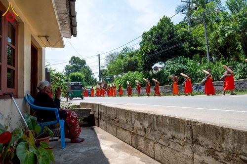 ภาพ No.226379:วันที่ 7-10 พฤษภาคม พ.ศ. 2568 โครงการเดินธรรมยาตรา สยาม-ลังกา ธรรมยาตรา ฉลองเทศกาลวิสาขบูชาแห่งชาติ ศรีลังกา บูชาธรรม 81 ปี หลวงพ่อธัมมชโย เมืองนูวราอิลิยา ประเทศศรีลังกา