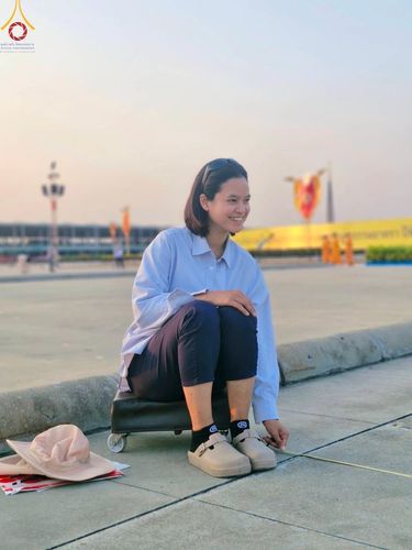 ภาพ No.208211:V.55 สารพัดV สารพัดดี ที่วัดพระธรรมกาย ในโครงการธรรมยาตรา กตัญญูบูชา มหาปูชนียาจารย์ พระมงคลเทพมุนี (สด จนฺทสโร) พระผู้ปราบมาร อนุสรณ์สถาน 7 แห่ง ปีที่ 13 ระหว่างวันที่ 2-31 มกราคม พ.ศ. 2568