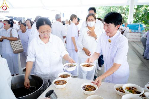 ภาพ No.159283:พิธีบูชาข้าวพระ ในวันอาทิตย์ต้นเดือน วันที่ 6 ตุลาคม พ.ศ. 2567 ณ สภาธรรมกายสากล วัดพระธรรมกาย