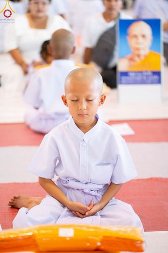 ภาพ No.215080:วันเสาร์ที่ 5 เมษายน พ.ศ. 2568 พิธีเวียนประทักษิณรอบพระมหาธรรมกายเจดีย์  พิธีวันทาเจดีย์ พิธีขอขมาและมอบผ้าไตร ในโครงการบรรพชาสามเณรฟื้นฟูพระพุทธศาสนาทั่วไทย , โครงการหน่อแก้วเปรียญธรรม รุ่นที่ 13 ,  โครงการสามเณรยุวธรรมทายาท รุ่นที่ 33 , โครงการสามเณรมั