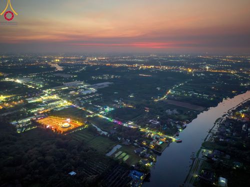 ภาพ No.109703:พิธีจุดประทีปถวายเป็นพุทธบูชา และบูชาธรรมมหาปูชนียาจารย์ วันที่ 10 มกราคม พ.ศ. 2567 ณ อนุสรณ์สถานคลองบางนางแท่น อ.สามพราน จ.นครปฐม