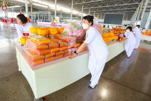 ภาพ No.131719:พิธีร่วมบุญบรรพชาสามเณร 5,000 รูป ณ บ้านแก้วเรือนทองคุณยาย สภาธรรมกายสากล วัดพระธรรมกาย วันเสาร์ที่ 23 มีนาคม พ.ศ. 2567