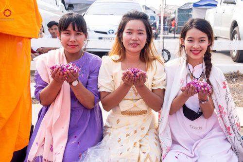 ภาพ No.120144:พิธีต้อนรับพระธรรมยาตรา ในโครงการธรรมยาตรา กตัญญูบูชา มหาปูชนียาจารย์ พระมงคลเทพมุนี(สด จนฺทสโร) พระผู้ปราบมาร อนุสรณ์สถาน 7 แห่ง ปีที่ 12 วันที่ 28 มกราคม พ.ศ. 2567 ณ วัดพระธรรมกาย จ.ปทุมธานี