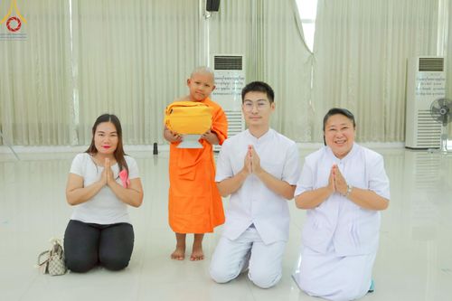 ภาพ No.216316:วันเสาร์ที่ 5 เมษายน พ.ศ. 2568 พิธีตัดปอยผม พิธีขอขมาผู้ปกครอง พิธีขอขมามอบผ้าไตร พิธีบรรพชา พิธีถวายบาตรสามเณร ณ ศูนย์ปฏิบัติธรรมและศูนย์อบรมเยาวชนเพชรบุรี ต.ท่าแลง อ.ท่ายาง จ.เพชรบุรี