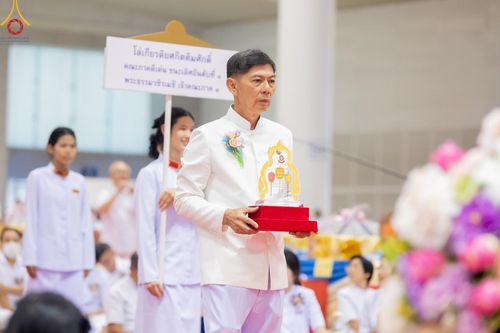 ภาพ No.147182:พิธีมุทิตาสักการะพระภิกษุ ผู้สอบได้เปรียญธรรม 9 ประโยคระดับโลกปีที่ 36, พิธีมอบโล่เกียรติยศและทุนการศึกษา สำนักเรียนบาลีดีเด่นทั่วประเทศ, พิธีถวายมหาสังฆทานคณะสงฆ์ 2,000 กว่าวัด ทั่วประเทศ ปีที่ 24, พิธีถวายไทยธรรมคณะสงฆ์ 323 วัด 4 จังหวัดชายแดนภาคใต้