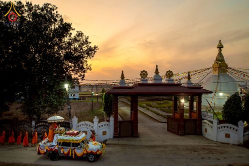 ภาพ No.213029:วันที่ 14 - 15 มีนาคม พ.ศ. 2568 คณะสงฆ์และสามเณรเดินธรรมยาตรา ในโครงการบวชสามเณรเนปาล 500 รูป ไปยังสถานที่รอบมายาเทวีและลุมพินีเกรด ณ ลุมพินี ประเทศเนปาล