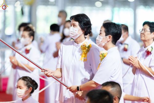 ภาพ No.89566:พิธีตักบาตร ข้าวสารอาหารแห้ง พิธีบูชาข้าวพระ และพิธีจุดเทียนใจ ไฟนิรันดร์  อนันตชัย ณ สภาธรรมกายสากล วัดพระธรรมกาย วันอาทิตย์ที่ 1 ตุลาคม พ.ศ. 2566