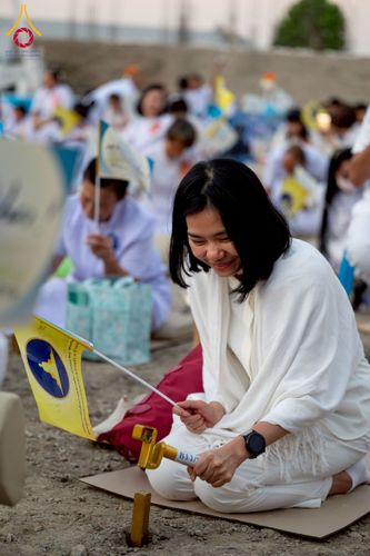 ภาพ No.275214:วันอาทิตย์ที่ 30 พฤศจิกายน พ.ศ. 2568 พิธีตอกเสาเข็ม "สร้างองค์พระเจดีย์เพื่อสร้างสันติภาพโลก" ต้นสุดท้าย ณ ศูนย์ปฏิบัติธรรมระยอง (บ้านช่องลม)