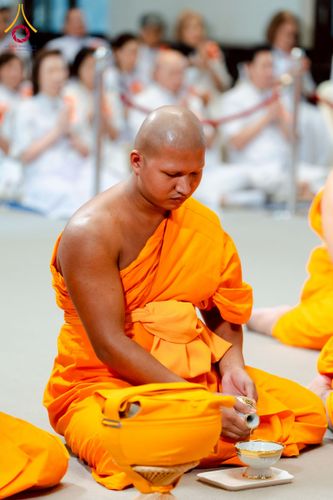 ภาพ No.223869:วันอาทิตย์ที่ 11 พฤษภาคม พ.ศ. 2568 พิธีอุปสมบทสามเณรเปรียญธรรมอุปสมบทอุทิศชีวิต 9 รูป อุบาสก 1 ท่าน ณ อุโบสถพระไตรปิฏกวัดพระธรรมกาย