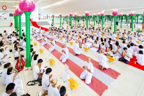 ภาพ No.156793:พิธีบรรพชาอุปสมบท ธรรมทายาท โครงการอุปสมบทหมู่บูชาธรรมครบรอบ 107 ปี วันครูผู้ค้นพบวิชชาธรรมกาย ณ โบสถ์พระไตรปิฏก วัดพระธรรมกาย วันเสาร์ที่ 14 กันยายน พ.ศ. 2567