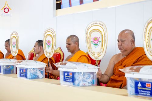 ภาพ No.230284:วันเสาร์ที่ 28 มิถุนายน พ.ศ. 2568 พิธีถวายสังฆทาน 323 วัด 4 จังหวัดชายแดนใต้ ปีที่ 21 ครั้งที่ 178 พิธีมอบกองทุนหนุนแรงใจช่วยครูใต้ ปีที่ 18 ครั้งที่ 142 ณ ศูนย์อบรมเยาวชนจังหวัดปัตตานี